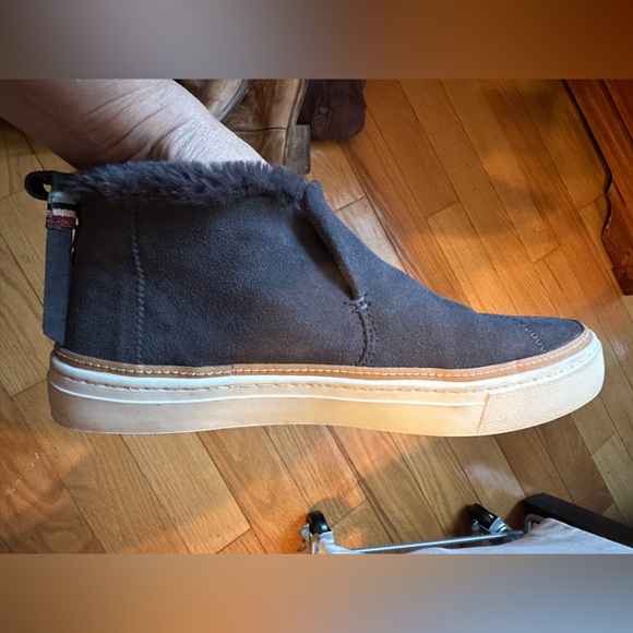 Toms Women Paxton Sneaker Bootie, Dark Grey, size 8.5 - Picture 2 of 7